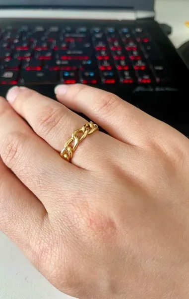 انگشتر طلا 18 عیار زنانه وی وی گلد گالری مدل کارتیر 2026