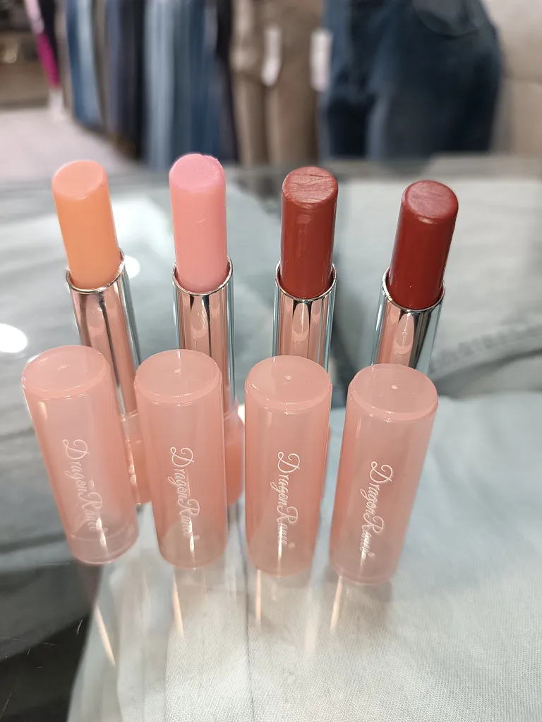 رژ لب جامد دراگون رانی مدل lovely مجموعه 4 عددی