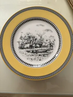 سرویس غذاخوری 28 پارچه 6 نفر چینی زرین ایران مدل ایتالیا اف Village 2 درجه یک