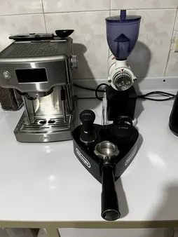 استند پرتافیلتر دلونگی مدل قلبی کد D51