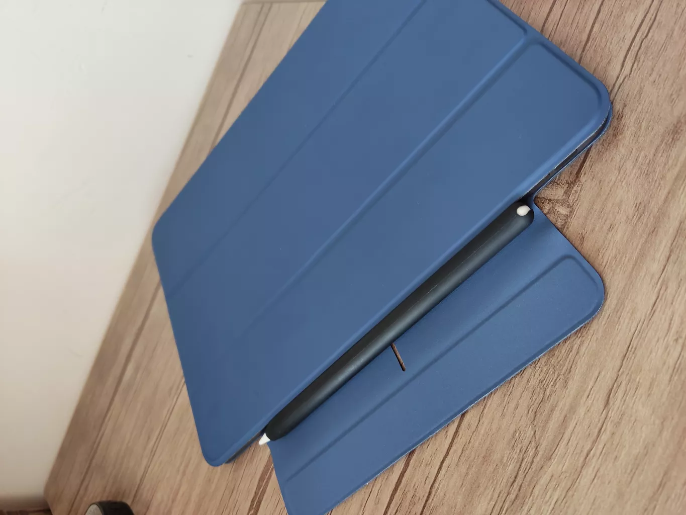 کیف کلاسوری ای ا س آر مدل Rebound Magnetic مناسب برای تبلت اپل iPad Pro11 2021