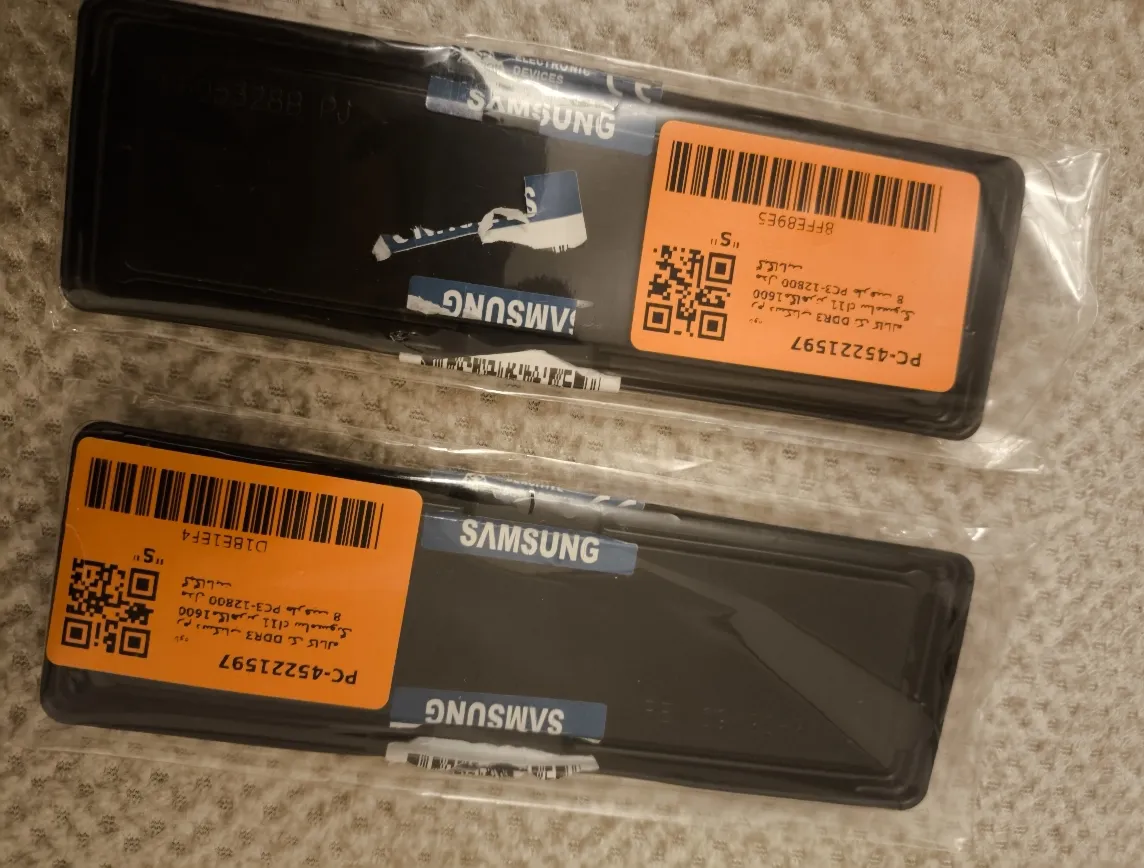 رم دسکتاپ DDR3 تک کاناله 1600مگاهرتز cl11 سامسونگ مدل PC3-12800 ظرفیت 8 گیگابایت