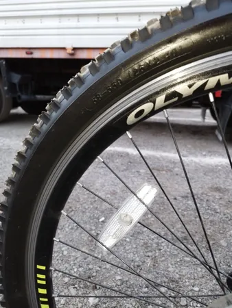 اسپری واکس لاستیک سیواکس مدل K10 حجم 240 میلی لیتر