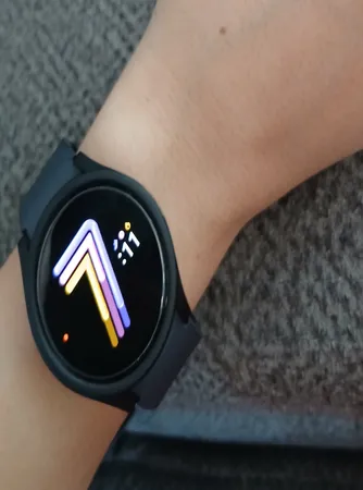 ساعت هوشمند 40 میلی‎متری سامسونگ مدل Galaxy Watch 5 با بند سیلیکونی