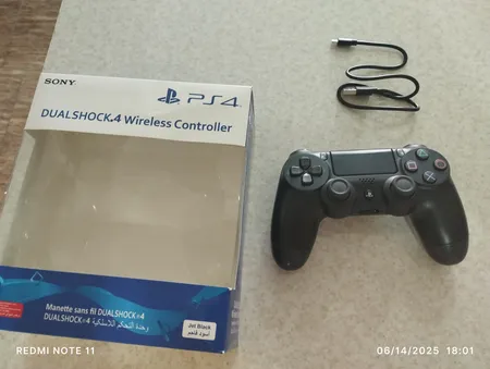 دسته بازی مدل DualShock 4