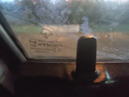 برچسب دودی شیشه خودرو مدل QUALITY USA مناسب برای خودروی سمند