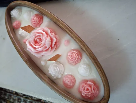 شمع دست ساز طرح قایق گل مدل T1043