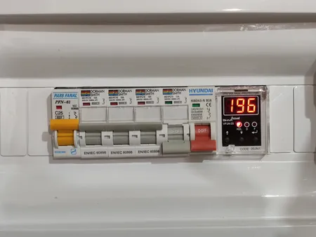 محافظ ولتاژ شیوا امواج مدل VPJN-20