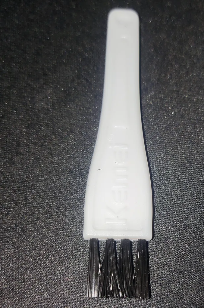 ماشین اصلاح موی صورت و بدن شارژی کیمی مدل KM-1903