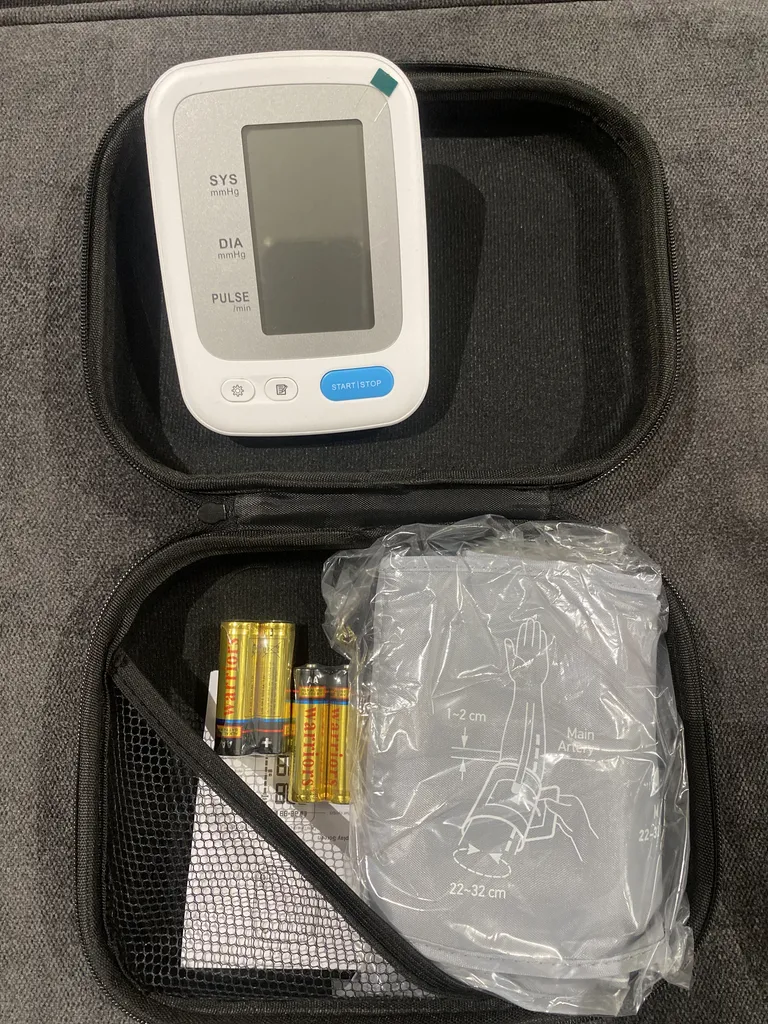 فشارسنج دیجیتال یونکر مدل سخنگو کد YK-BPA1