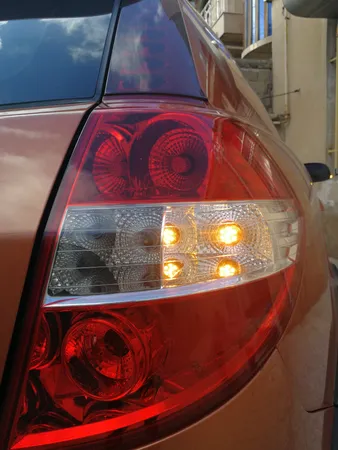 لامپ ال ای دی خودرو سام مدل 9 Power بسته 2 عددی