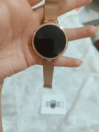 ساعت هوشمند گلوریمی مدل GL1 (مخصوص بانوان) دارای قابلیت های قابلیت مکالمه از طریق بلوتوث بند استیل