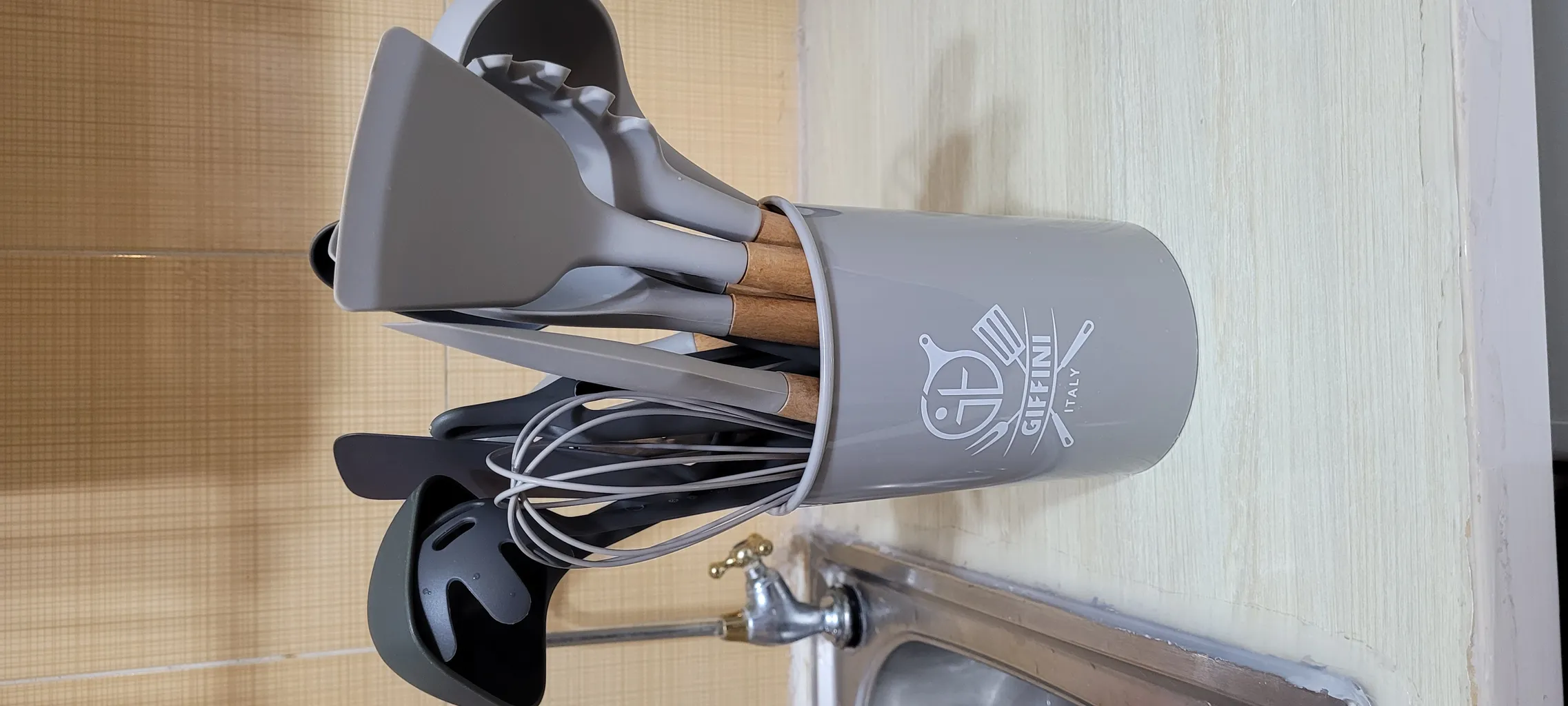 سرویس کفگیر و ملاقه 12 پارچه جی فی نی مدل 01