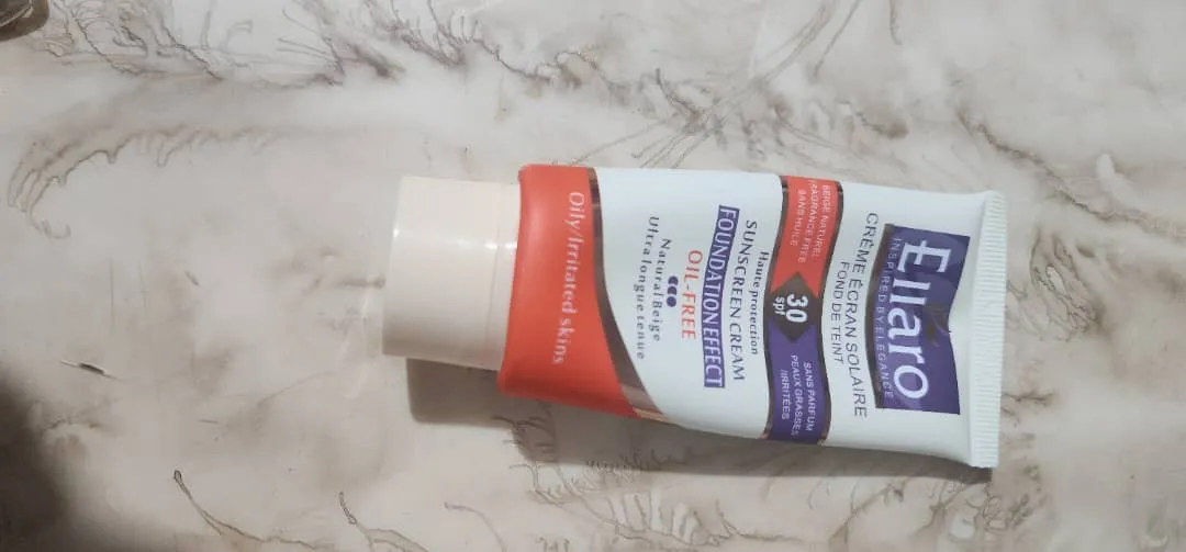 کرم ضد آفتاب رنگی الارو سری Foundation Effect SPF30 مدل High Protection مناسب پوست های چرب تحت لیسانس حجم 40 میلی‌لیتر