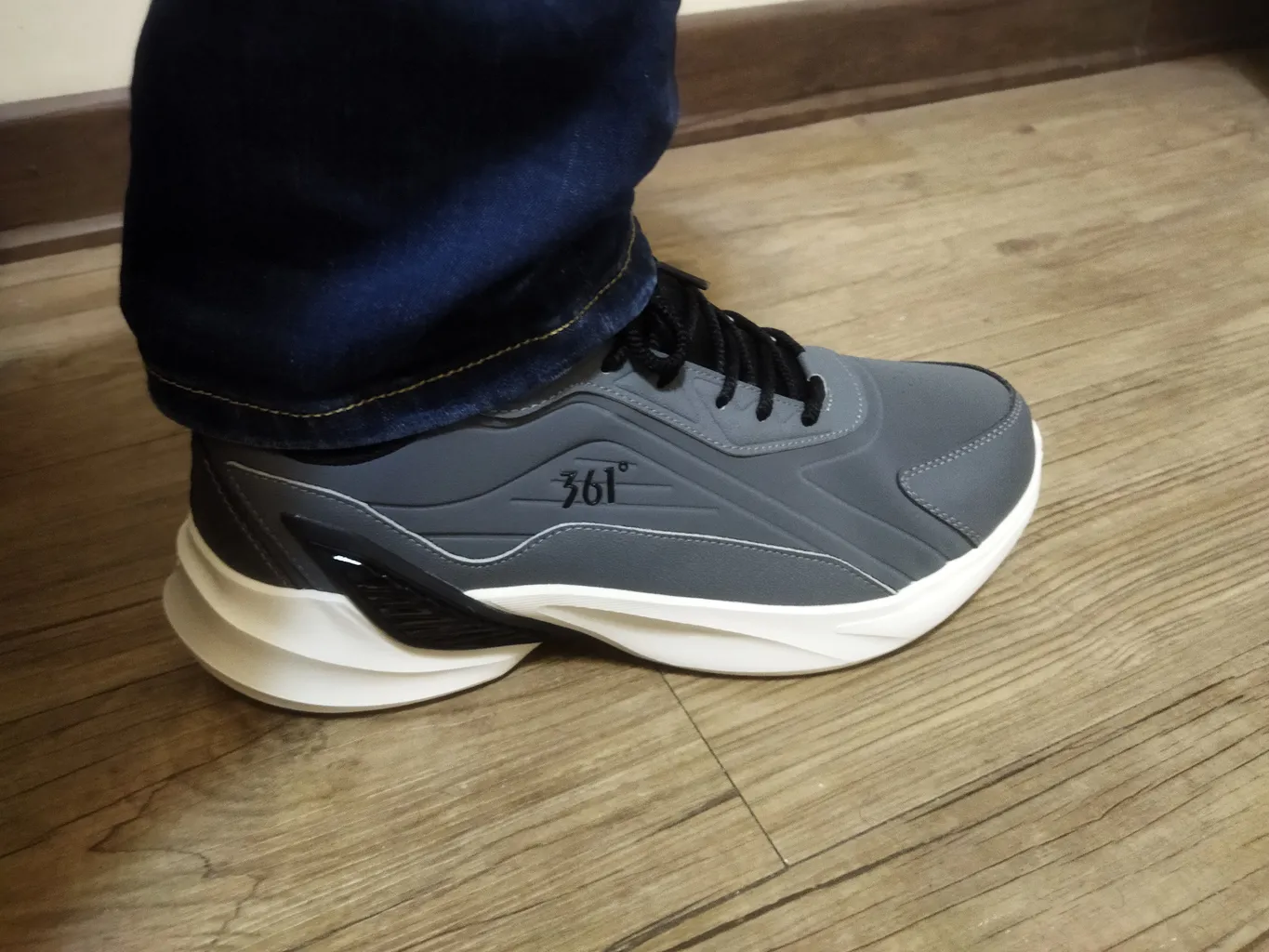 کفش پیاده‌روی 361 درجه مدل 672512228