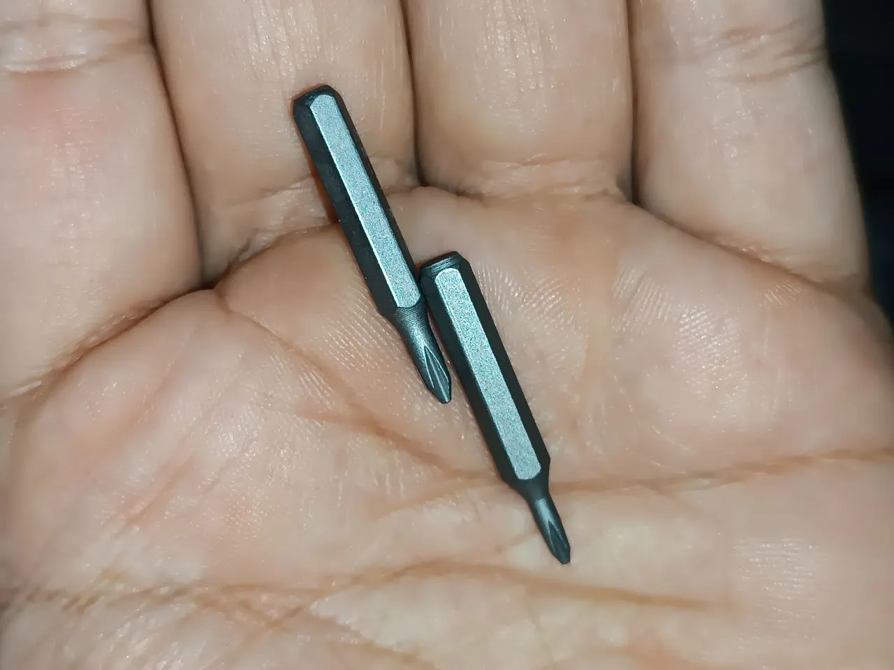 پیچ گوشتی و سری پیچ گوشتی اوکی مدل 001 مجموعه 25 عددی