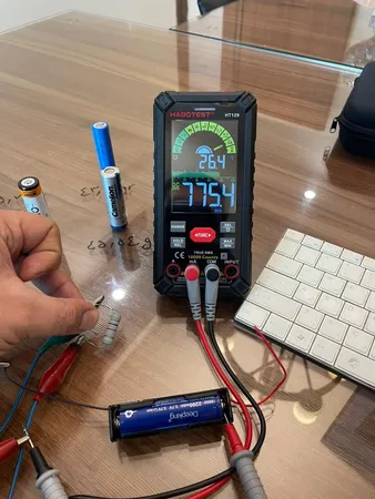 باتری لیتیوم یون قابل شارژ دیپ کینگ مدل BB-18650 ظرفیت 2200 میلی آمپر ساعت