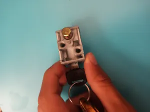 تجریه خرید قفل فرمان موتور سیکلت کد 01