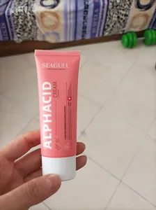 تجریه خرید کرم ضد چروک سی گل مدل Alphacid حجم 40 میلی لیتر