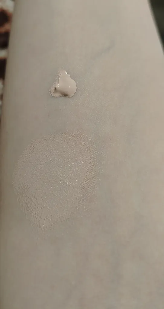 کرم ضد آفتاب رنگی لیپورکس SPF 50 مدل L-D Moisturizing ‌مناسب پوست‌های خشک و حساس حجم 40 میلی‌لیتر