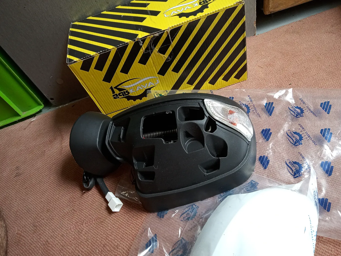 آینه جانبی راست خودرو کاوج کد R+ مناسب برای ال 90 جدید