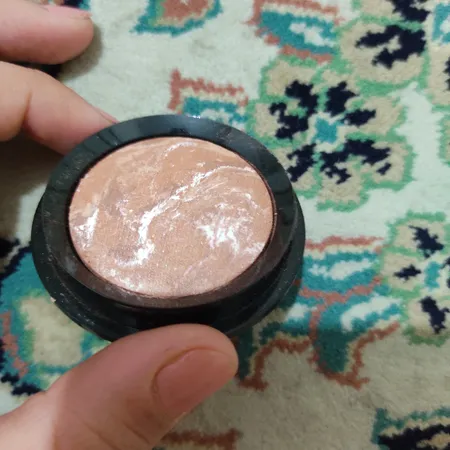 رژگونه باربین شماره B5 کد 4