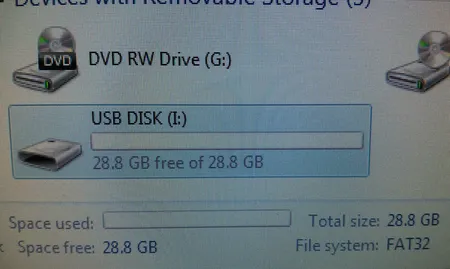 فلش مموری سیلیکون پاور مدل Touch T30 ظرفیت 32 گیگابایت