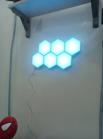 پنل‌ دیواری طرح گیمینگ شش ضلعی مدل M114