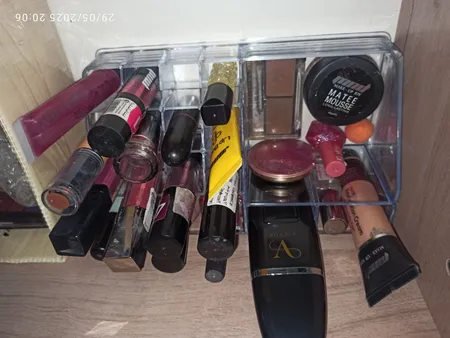 استند لوازم آرایشی مدل Ro011