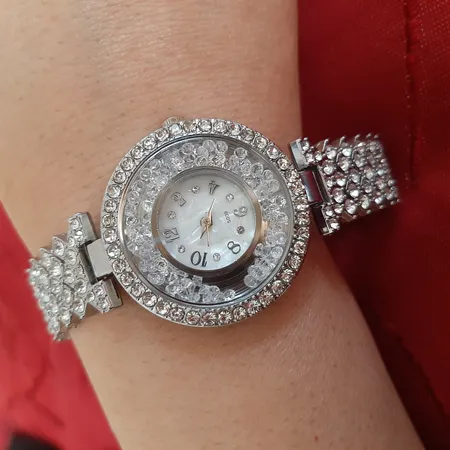 ساعت مچی عقربه ای زنانه مدل دور شنی بند نگینی فول استون 1