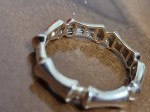 تجریه خرید انگشتر طلا 18 عیار زنانه بان گالری مدل لاکی بامبو