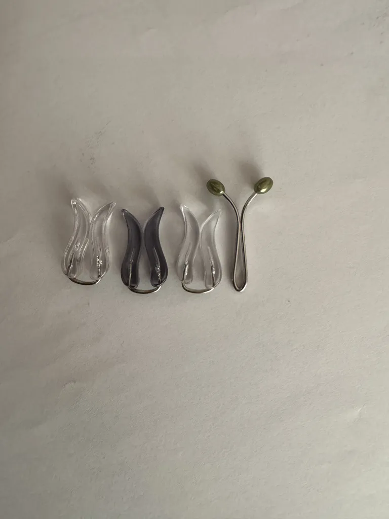 گیره روسری زنانه طرح لاله بسته 3 عددی