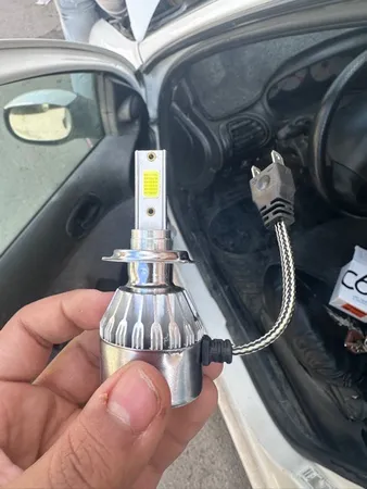 لامپ هدلایت خودرو مدل C6 H7 مناسب برای پژو 206 بسته دو عددی