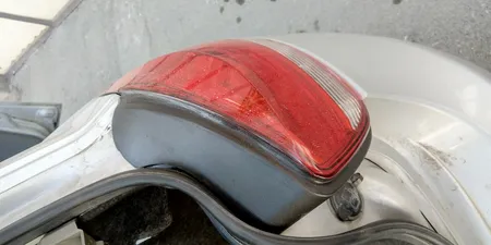 چراغ خطر عقب راست خودرو جمع ساز مدل فابریک مناسب برای تیبا 2