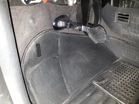 قفل پدال خودرو لجند مدل 6010E