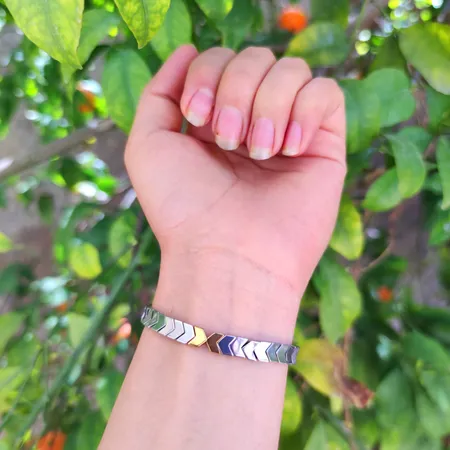 دستبند کد B02