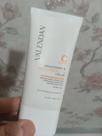 کرم روشن کننده ولندان مدل ویتامین سی حجم 50 میلی لیتر