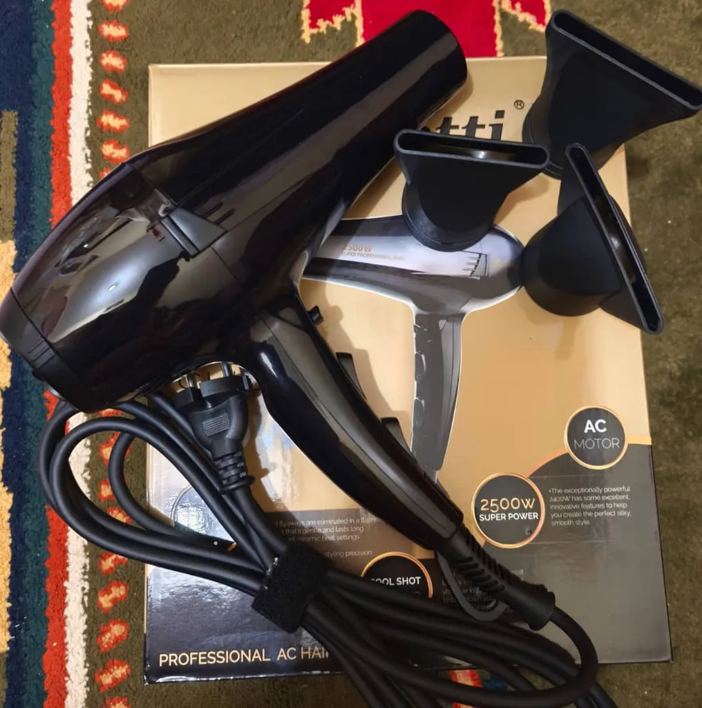 سشوار حرفه‌ای رزتی مدل 9925