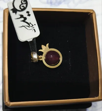 آویز گردنبند طلا 18 عیار زنانه ناریا مدل انار