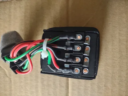 کلید شیشه بالابر کد 03 مناسب برای پراید