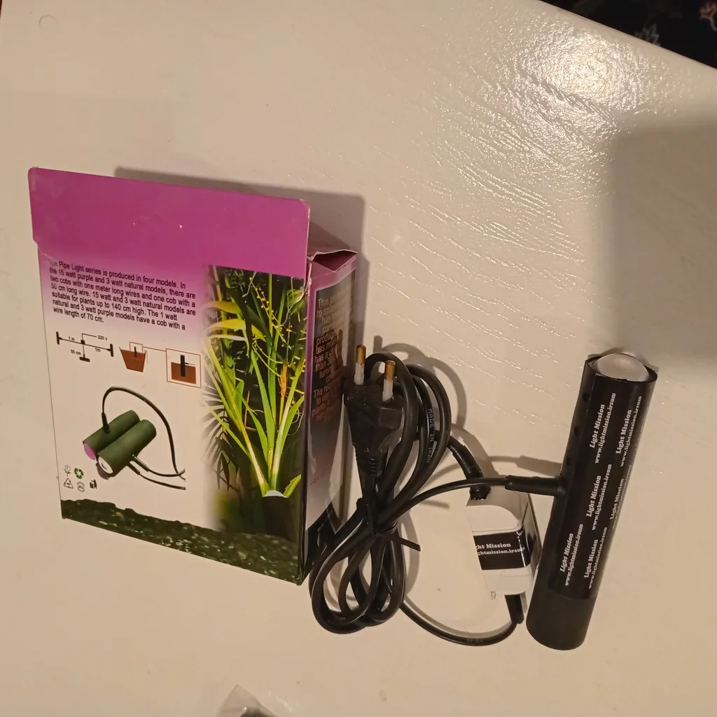 لامپ رشد گیاه 5 وات لایت ویژن مدل hp1-5w سری تک شاخه