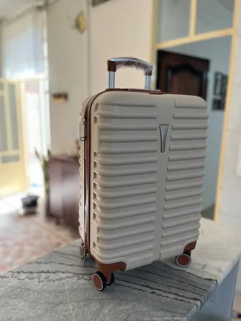 چمدان ماژرو مدل لوتوس