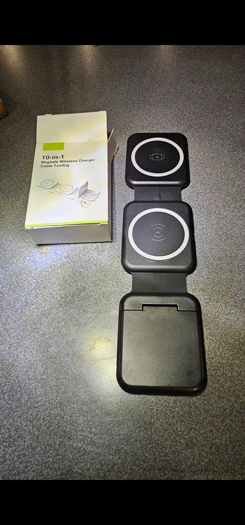 شارژر بی سیم 15 وات یورود مدل BM3093