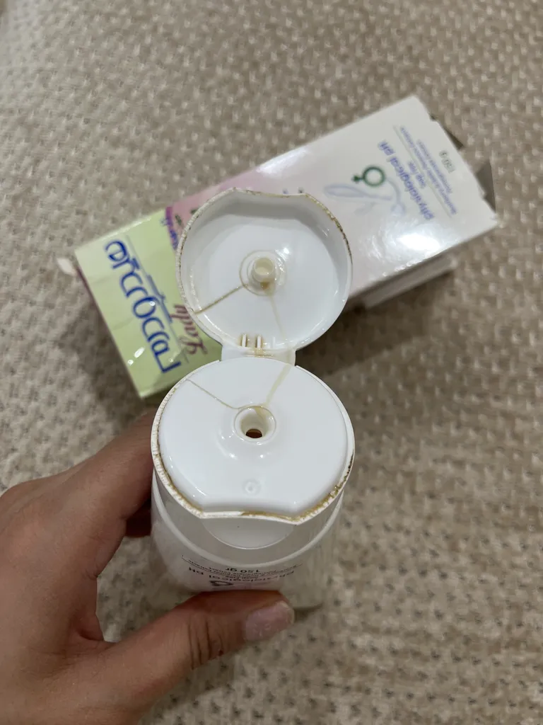 ژل بهداشتی بانوان هیدرودرم مدل Whita Femme مقدار 150 گرم