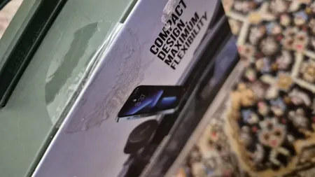 پایه نگهدارنده گوشی موبایل گرین لاین مدل Auto-Suction Phone Holder