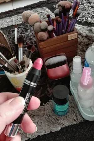 رژ لب مدادی میلوس شماره 22