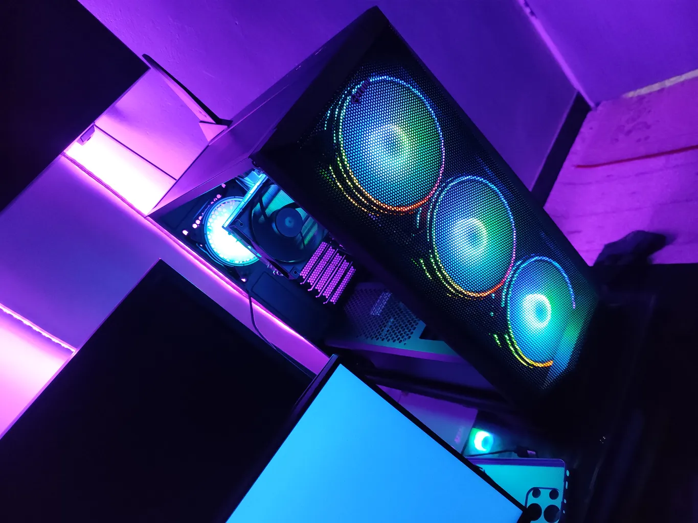 رم دسکتاپ DDR4 دو کاناله 3200 مگاهرتز CL16 کورسیر مدل Vengeance LPX ظرفیت 16 گیگابایت