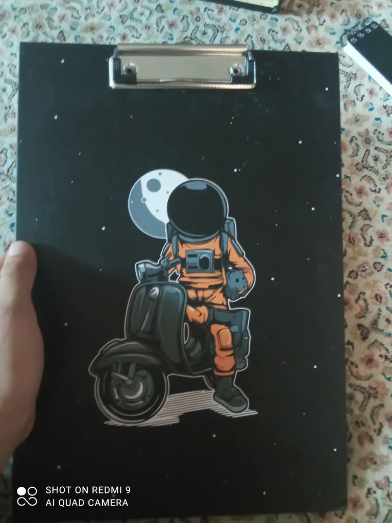 بسته لوازم تحریر پدیده نقش مدل فضانورد بسته 3 عددی