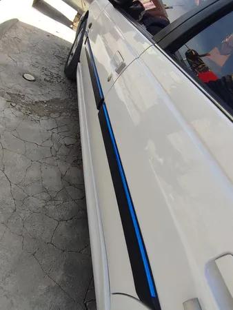 برچسب آبی سپر و زه بغل درب خودرو قطعه سازان کبیر مدل CHS-PARS20M-30572 مناسب برای پژو پارس