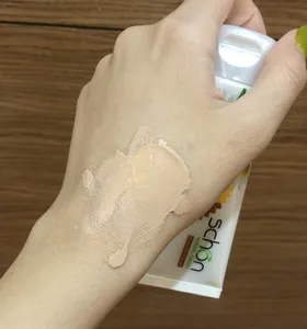 تجریه خرید کرم ضد آفتاب رنگی شون، 50 SPF، مدل Herbal Origin، مناسب پوست خشک تا نرمال تنالیته رنگ متوسط و حجم 50 میلی‌لیتر، محافظت کننده در برابر اشعه UVA، UVB، IR، بافت سبک و فاقد چربی، بدون ایجاد سفیدی، آبرسان، ضد التهاب و قرمزی، نرم کننده، با ماندگاری 2 ساعته